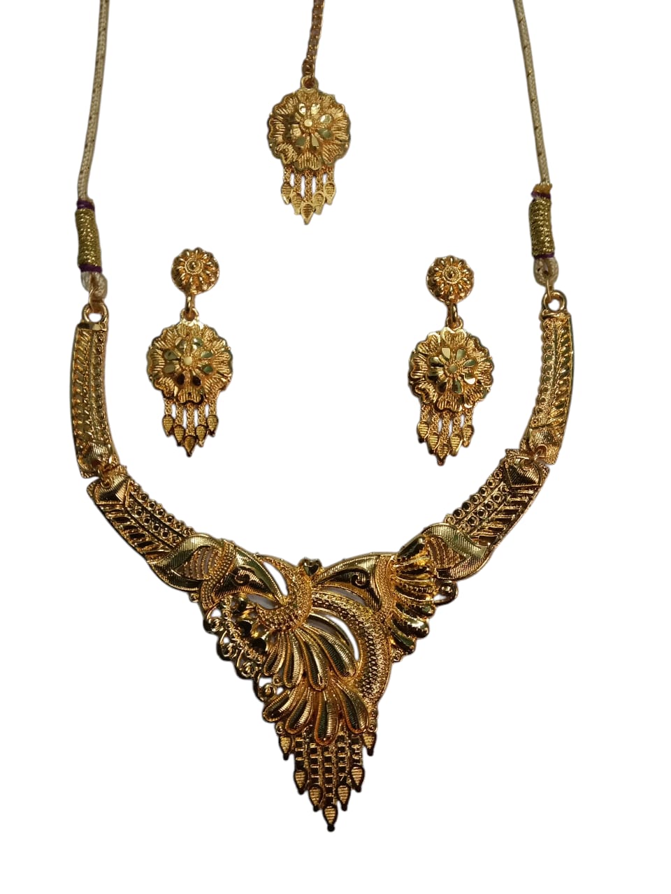 Traditional Indian Gold-Plated Necklace Set with Earrings and Maang Tikka