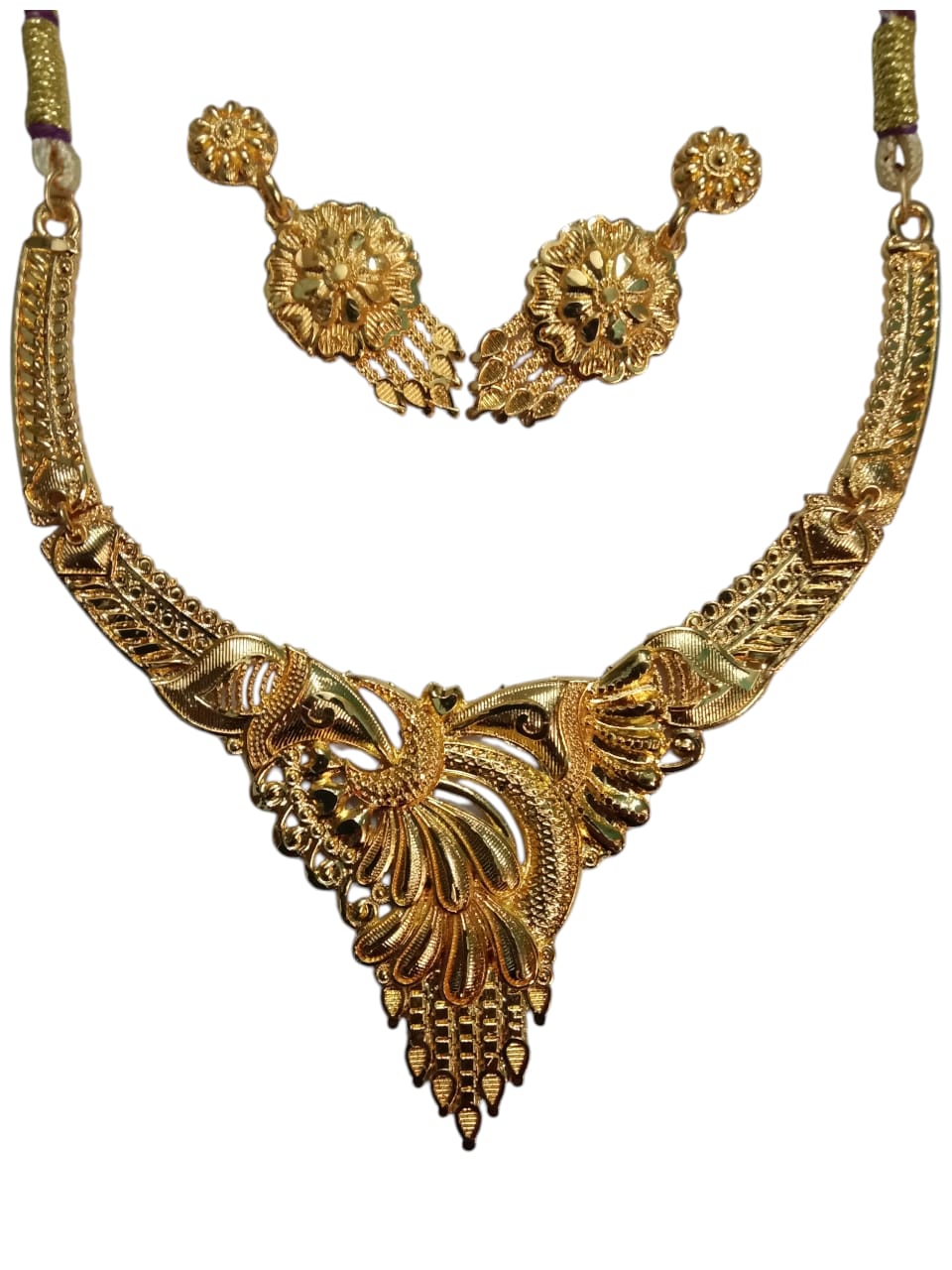 Traditional Indian Gold-Plated Necklace Set with Earrings and Maang Tikka